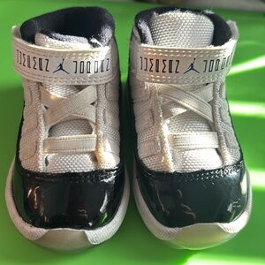 Baby Jordan Retro Concords 11’s size 4